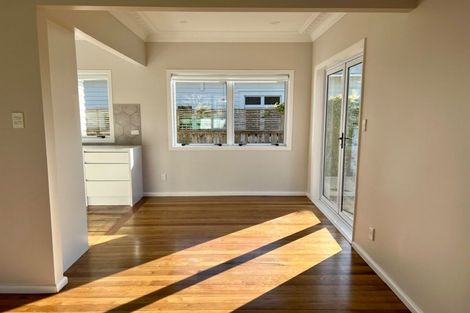 Photo of property in 2/55 Aramoana Avenue, Devonport, Auckland, 0624