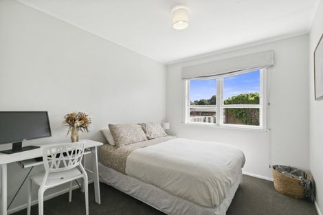 Photo of property in 5 Oswald Crescent, Paparangi, Wellington, 6037
