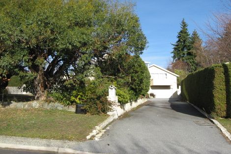 Photo of property in 17 Kennedy Crescent, Wanaka, 9305