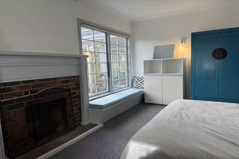 Photo of property in 50 Peter Terrace, Castor Bay, Auckland, 0620