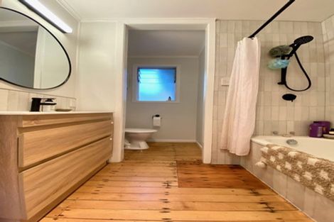 Photo of property in 41 Brandon Road, Glen Eden, Auckland, 0602