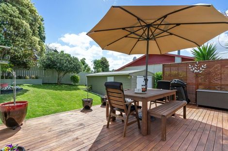 Photo of property in 43 Hutchinson Avenue, New Lynn, Auckland, 0600