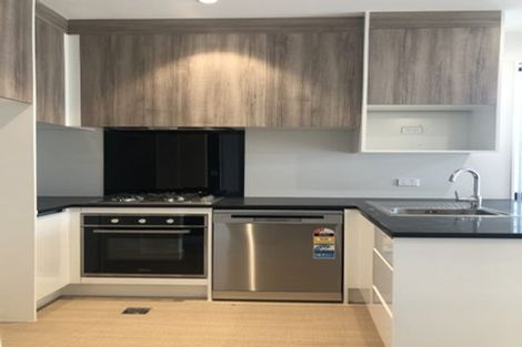 Photo of property in 2/21 Akoranga Drive, Northcote, Auckland, 0627