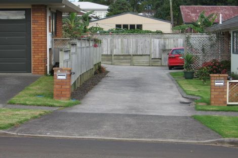 Photo of property in 5 Grande Vue Road, Papatoetoe, Auckland, 2025