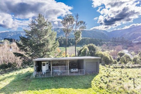 Photo of property in 1712 State Highway 2, Kaitoke, Upper Hutt, 5018