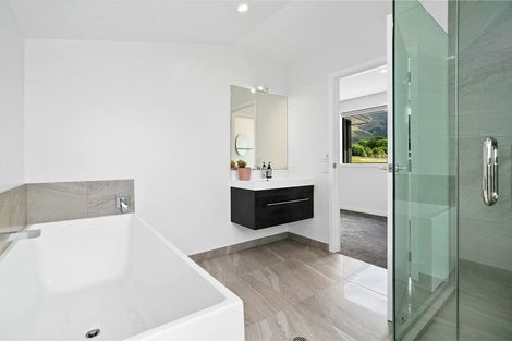 Photo of property in 137 Meadowstone Drive, Wanaka, 9305