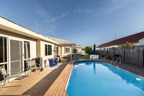 Photo of property in 5 Wilton Row, Taradale, Napier, 4112