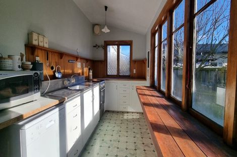 Photo of property in 41 Gresford Street, Edgeware, Christchurch, 8013