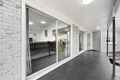 Photo of property in 10 Bremridge Place, Melville, Hamilton, 3206