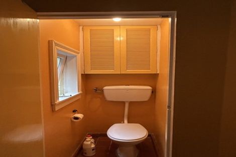 Photo of property in 90 Glenmore Street, Northland, Wellington, 6012