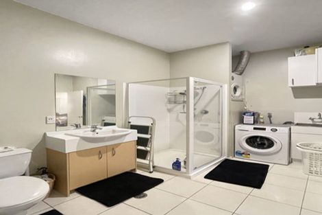 Photo of property in Stadium Garden Flats, 206/107 Thorndon Quay, Pipitea, Wellington, 6011