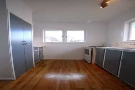 Photo of property in 18 Toru Street, Te Atatu Peninsula, Auckland, 0610