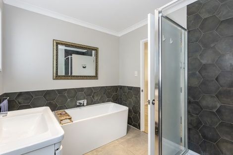 Photo of property in 1/176 Birkdale Road, Birkdale, Auckland, 0626