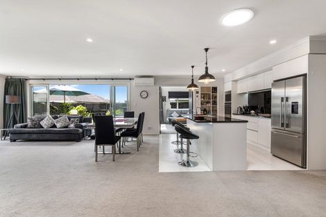 Photo of property in 11 Fred White Drive, Kumeu, 0810