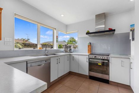 Photo of property in 16 Kentia Avenue, Mount Maunganui, 3116