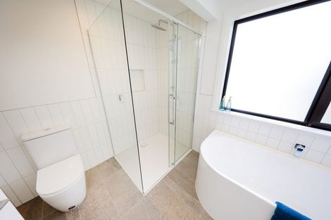 Photo of property in 354 The Esplanade, Island Bay, Wellington, 6023