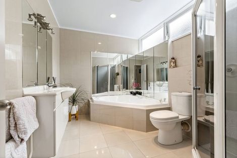 Photo of property in 75 Cliff Road, Torbay, Auckland, 0630