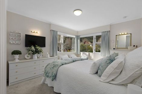 Photo of property in 4 Harewood Grove, Pinehaven, Upper Hutt, 5019