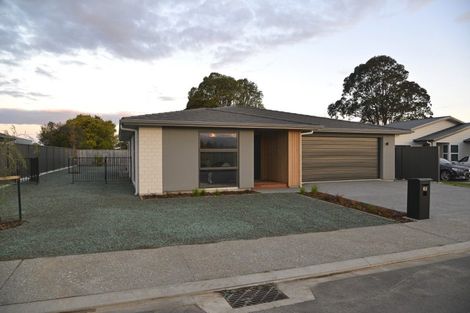 Photo of property in 14 Hereford Drive, Carterton, 5713