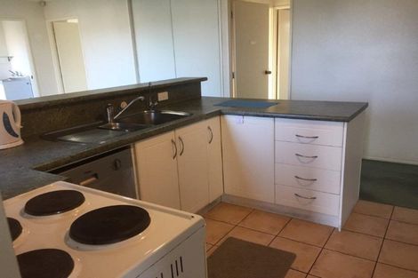 Photo of property in 16 Gala Place, Henderson, Auckland, 0612