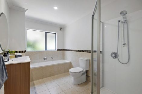 Photo of property in 14 Durbin Court, Greenhithe, Auckland, 0632