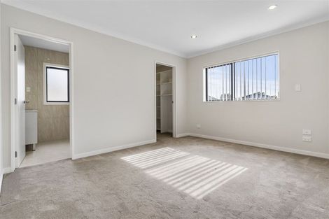 Photo of property in 6 Kirikiri Drive, Papakura, 2110