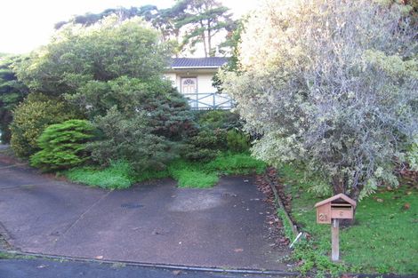 Photo of property in 2/21 Hurstbourn Priors, Goodwood Heights, Auckland, 2105