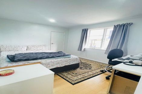 Photo of property in 60 Glen Marine Parade, Glendene, Auckland, 0602