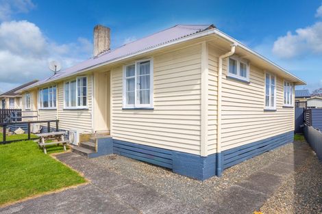 Photo of property in 14a Cliff View Drive, Green Bay, Auckland, 0604