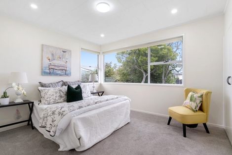 Photo of property in 17 Nan Place, Pakuranga Heights, Auckland, 2010