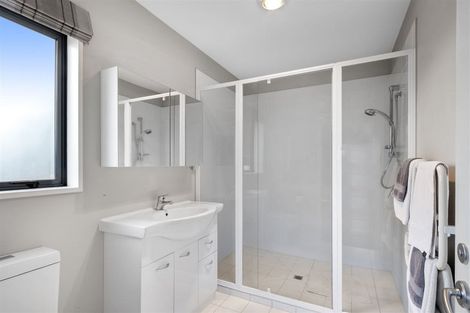 Photo of property in 4 Westall Lane, Avonhead, Christchurch, 8042