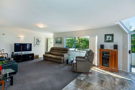 Photo of property in 9 Avoca Valley Road, Heathcote Valley, Christchurch, 8022