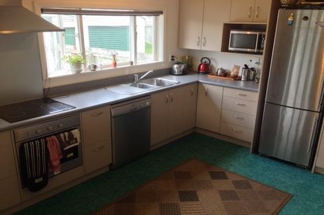 Photo of property in 34 Palm Avenue, Lyall Bay, Wellington, 6022