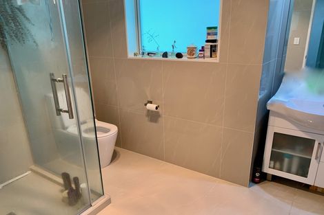 Photo of property in 4a Sherwood Avenue, Te Atatu South, Auckland, 0610