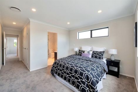 Photo of property in 1 Huahua Crescent, Papakura, 2110