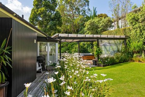 Photo of property in 754 South Titirangi Road, Titirangi, Auckland, 0604