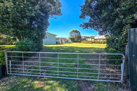 Photo of property in 585 Pukehina Parade, Pukehina, 3189