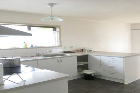 Photo of property in 29 Chilcott Road, Henderson, Auckland, 0612