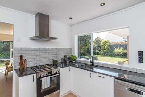 Photo of property in 16 Manly Garden, Paraparaumu Beach, Paraparaumu, 5032