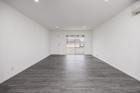Photo of property in 2/51 Rimu Street, New Lynn, Auckland, 0600