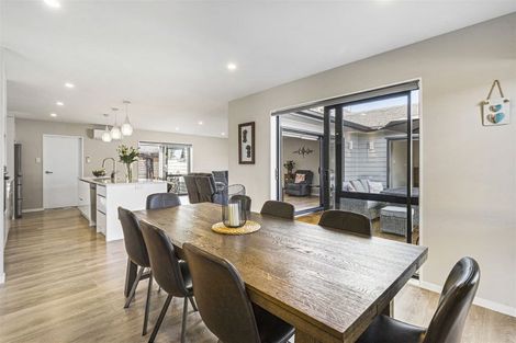 Photo of property in 39 Symes Drive, Red Beach, 0932