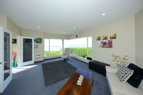 Photo of property in 2/11 Belleview Terrace, Mount Pleasant, Christchurch, 8081