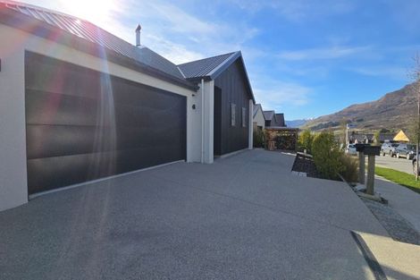 Photo of property in 40 Spur Ridge Rise, Jacks Point, 9371