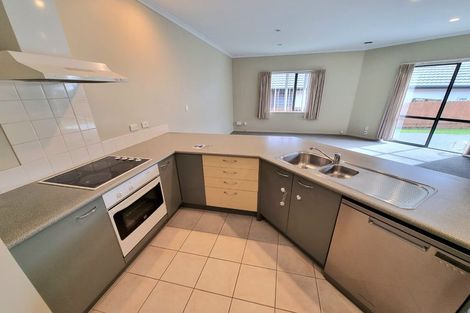 Photo of property in 11 Sunvista Avenue, Oteha, Auckland, 0632