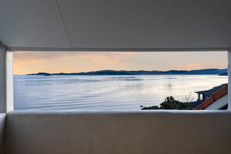 Photo of property in 5 Rangiuru Road, Mahina Bay, Lower Hutt, 5013