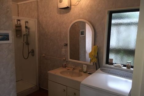 Photo of property in 38 Freyberg Crescent, Waikanae Beach, Waikanae, 5036