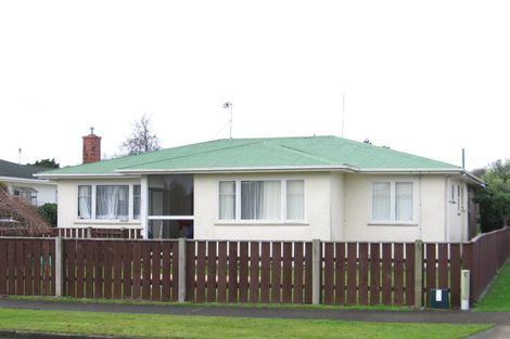 Photo of property in 16 Galway Avenue, Hokowhitu, Palmerston North, 4410
