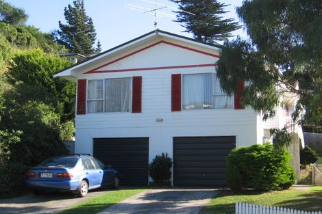 Photo of property in 115 Churton Drive, Churton Park, Wellington, 6037