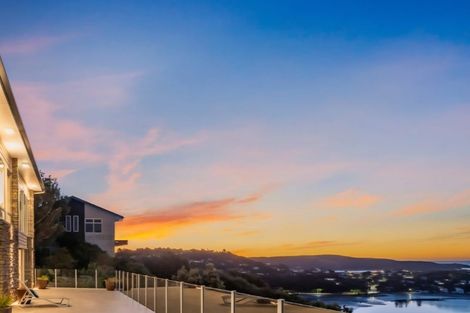 Photo of property in 22 The Anchorage, Whitby, Porirua, 5024