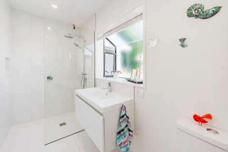 Photo of property in 81 Nimmo Avenue East, Waikanae, 5036